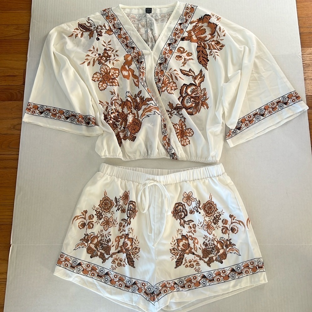 SHEIN VCAY Floral Print Batwing Sleeve Blouse and Shorts size XL EUC